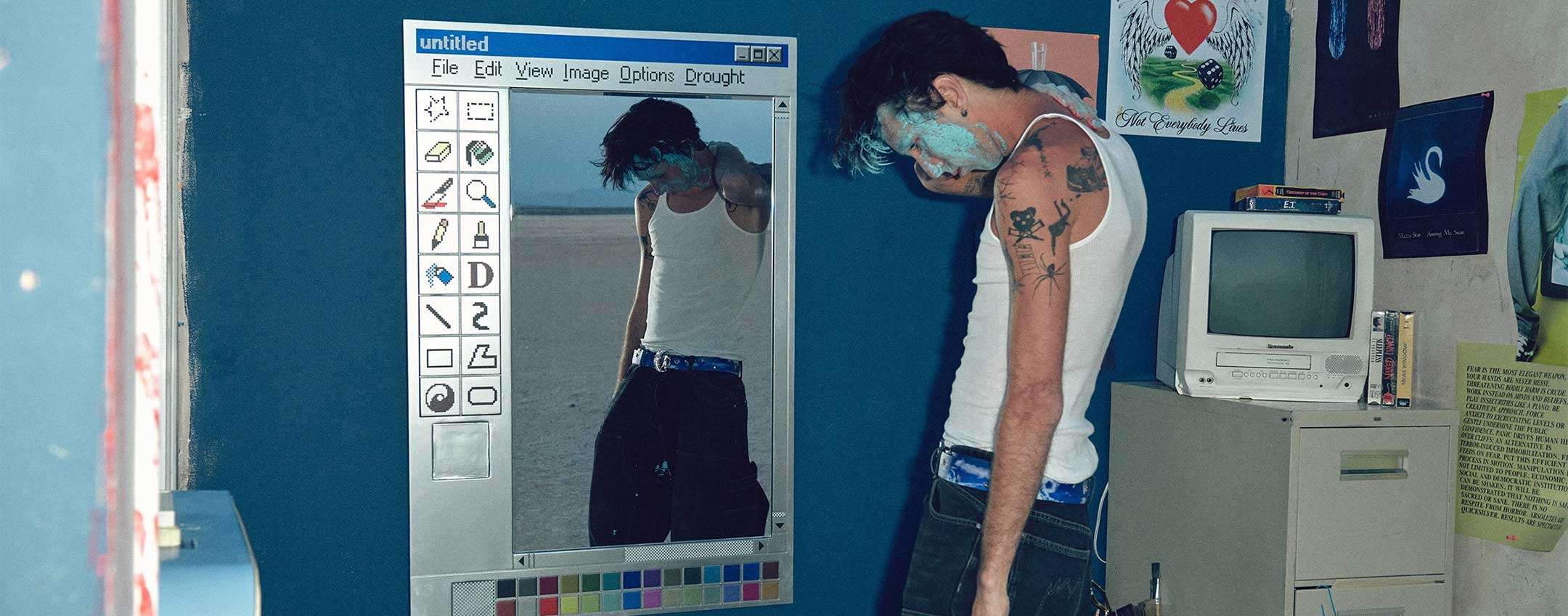 Paint Mirror è lo specchio che non sapevi di volere