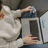 SelfyConto con prelievi e bonifici gratis: ora anche 100€ di Buono Amazon in regalo