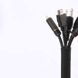 Scrivania in ordine: la guaina per cavi più venduta è in OFFERTA