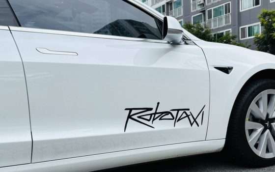 Tesla nasconde la verità sui Robotaxi: cosa teme di rivelare?