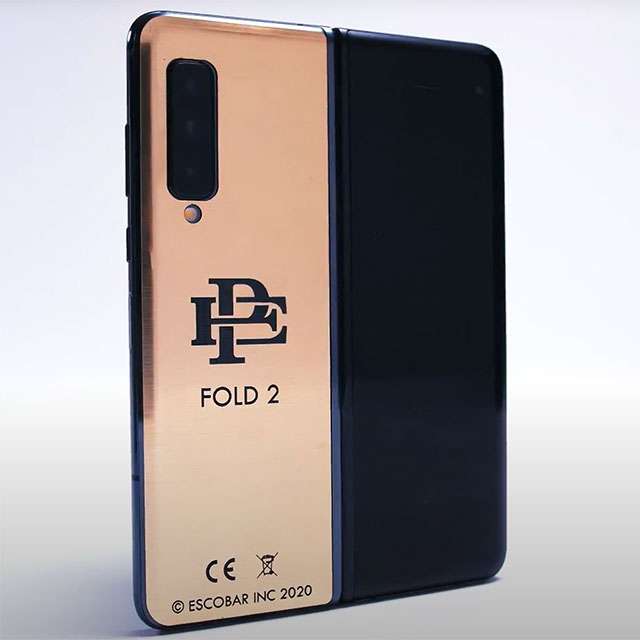 Lo smartphone pieghevole Escobar Fold 2 non è mai esistito