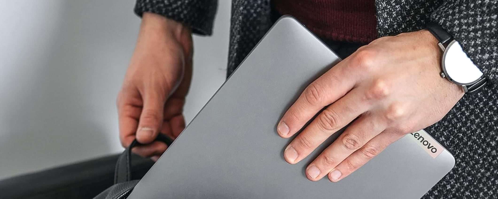 Lenovo IdeaPad Slim 3 a soli 239€ (CPU Intel, W11): che AFFARE