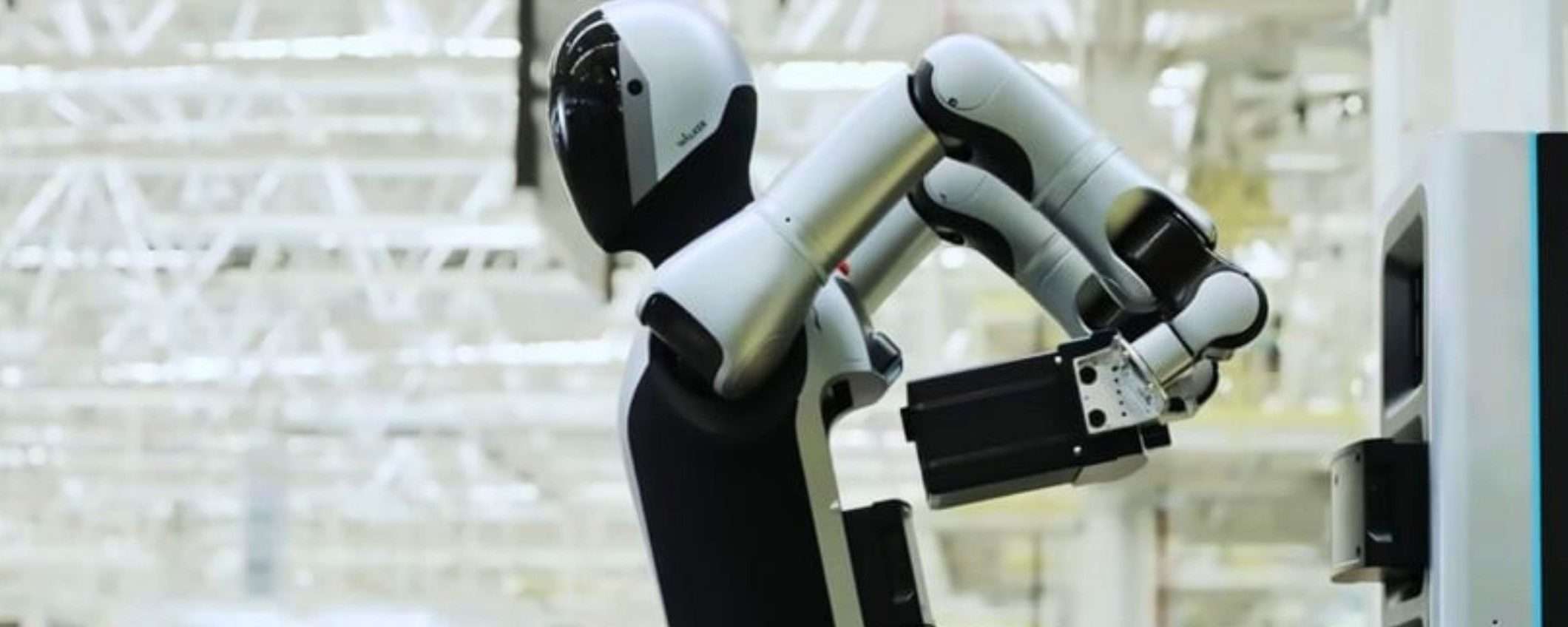 Robot si cambia le batterie da solo: affascinante o inquietante?