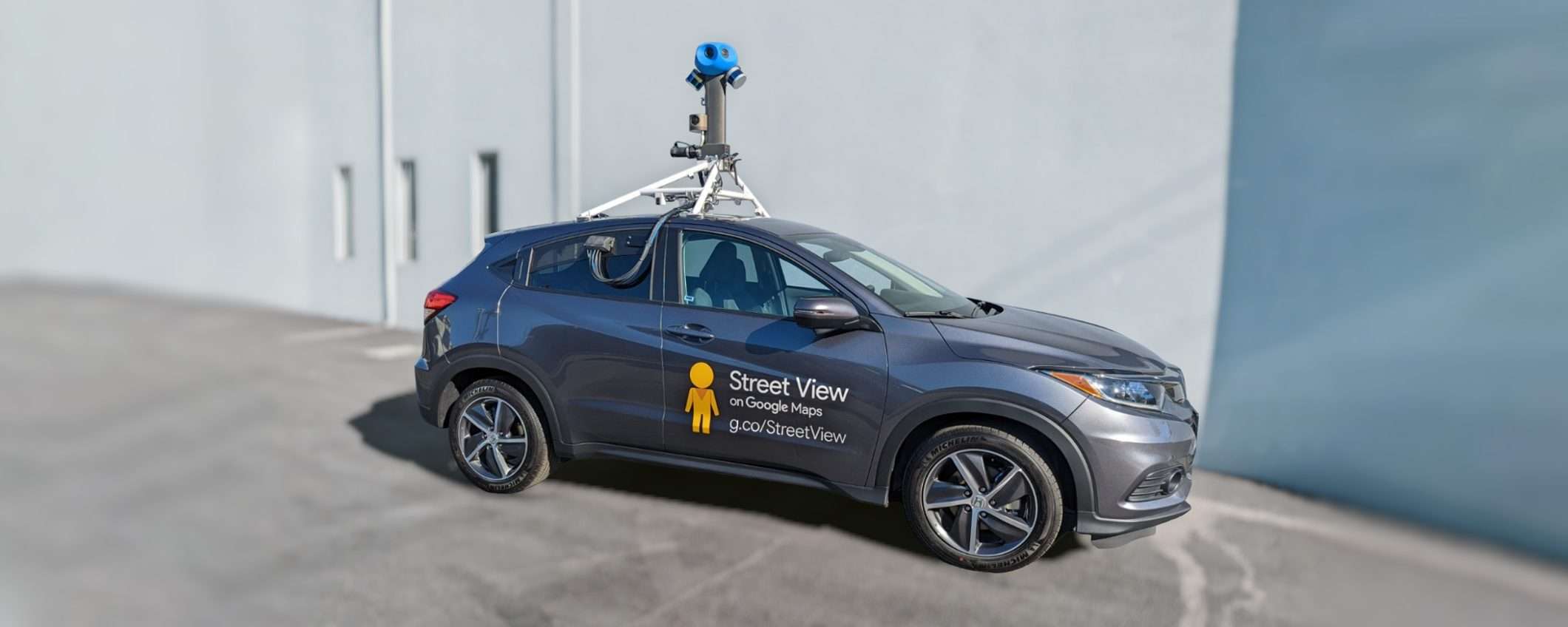 Fotografato nudo in giardino su Street View: risarcito