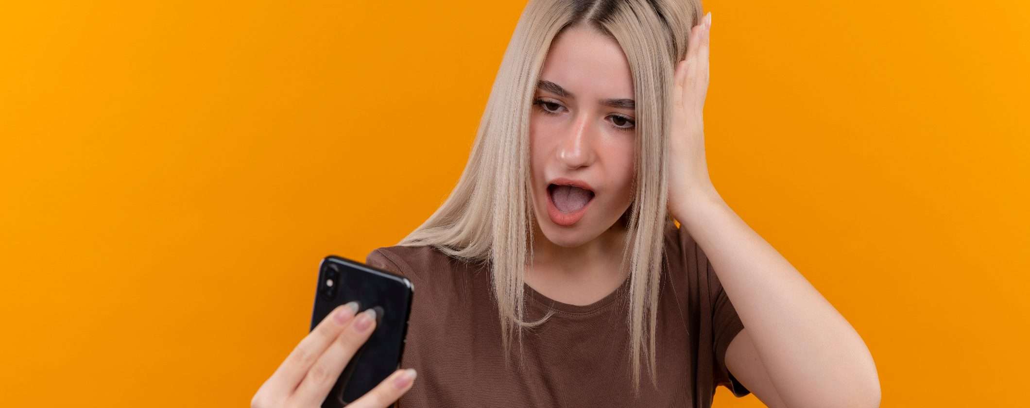 Intesa Sanpaolo: torna la truffa sia SMS che Email per le vacanze