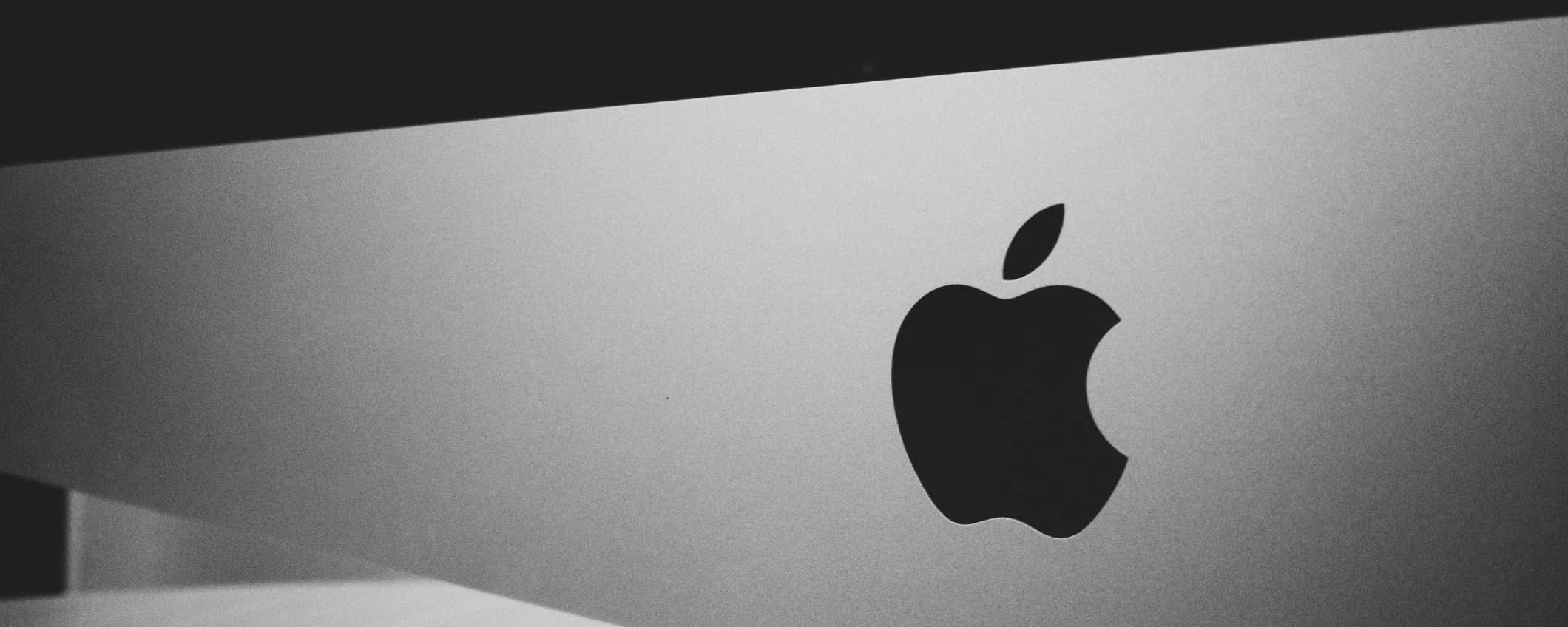 iPhone pieghevole 2026, avrà il Touch ID e quattro fotocamere