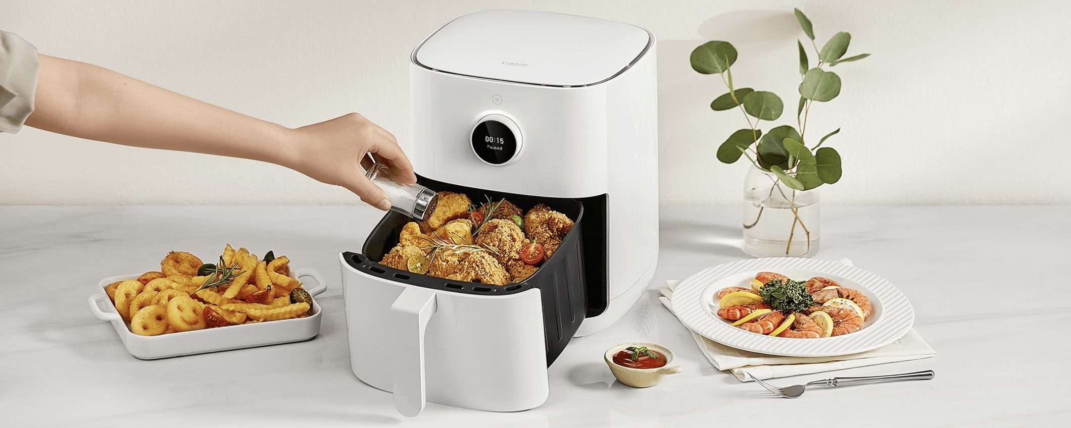 In cucina con la friggitrice ad aria smart di Xiaomi: è in sconto