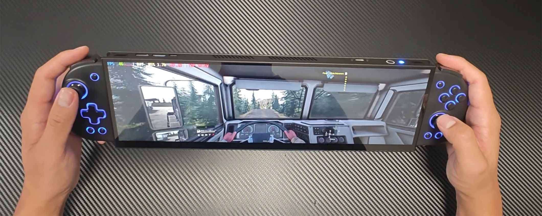 Un utente ha creato una console portatile con uno schermo 32:9