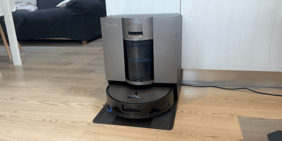 Recensione Ecovacs Deebot X11 OmniCyclone: autonomia e potenza in un unico robot