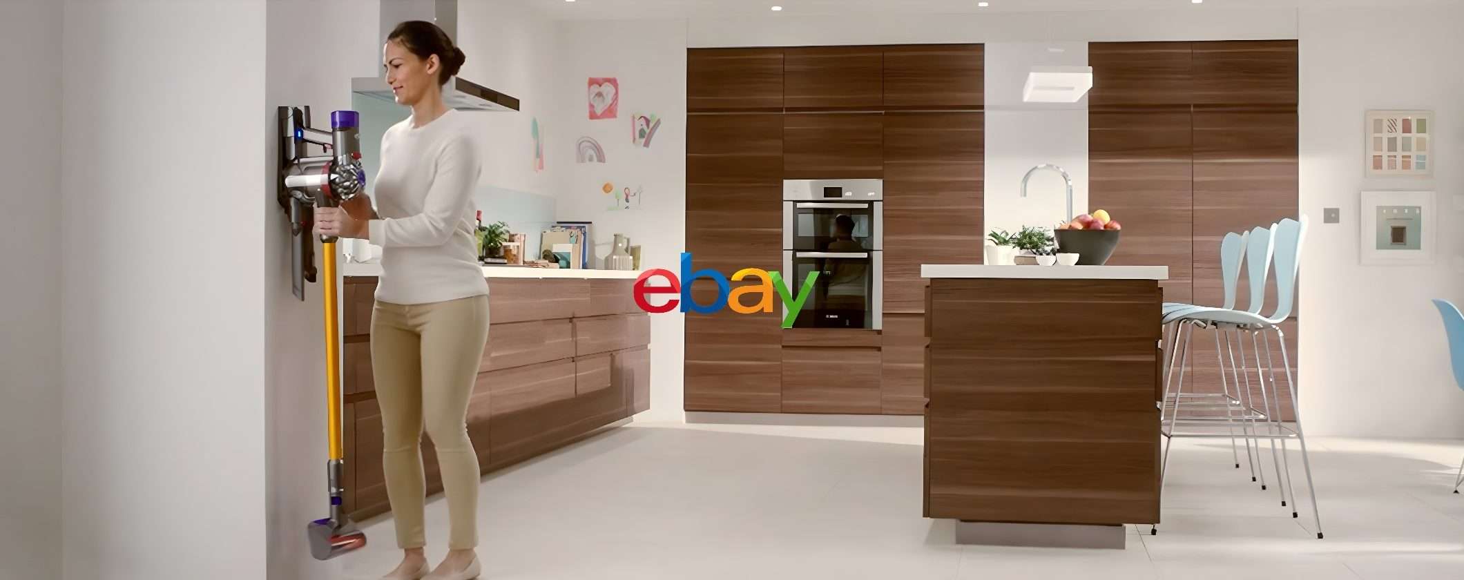 Aspirapolvere Dyson V8: l'offerta su eBay sembra uno scherzo ma è reale!