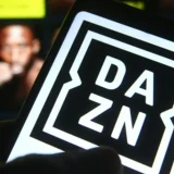Sei all'estero e vuoi vedere DAZN senza blocchi? Prova ExpressVPN: è in sconto
