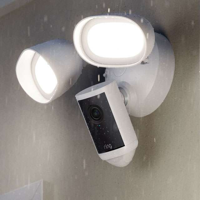 La nuova Ring Floodlight Cam Pro