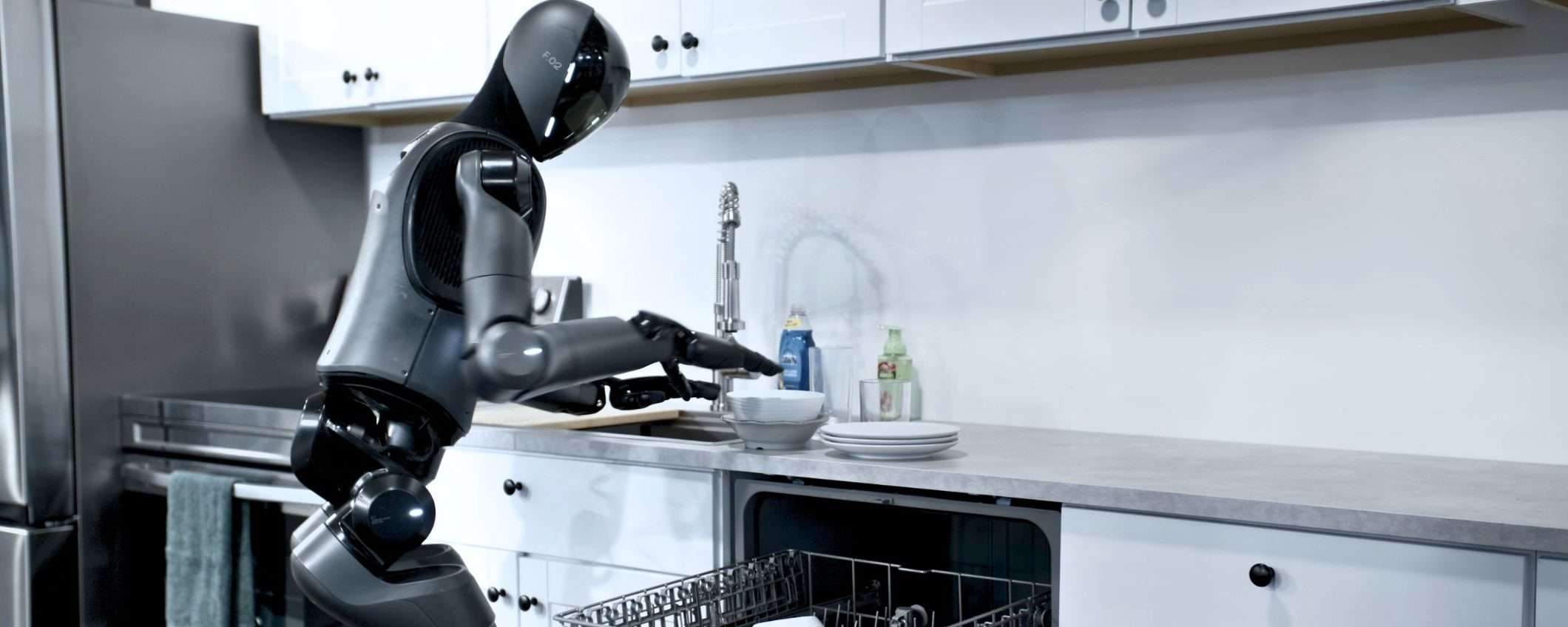 Il robot Figure 02 ora carica la lavastoviglie da solo