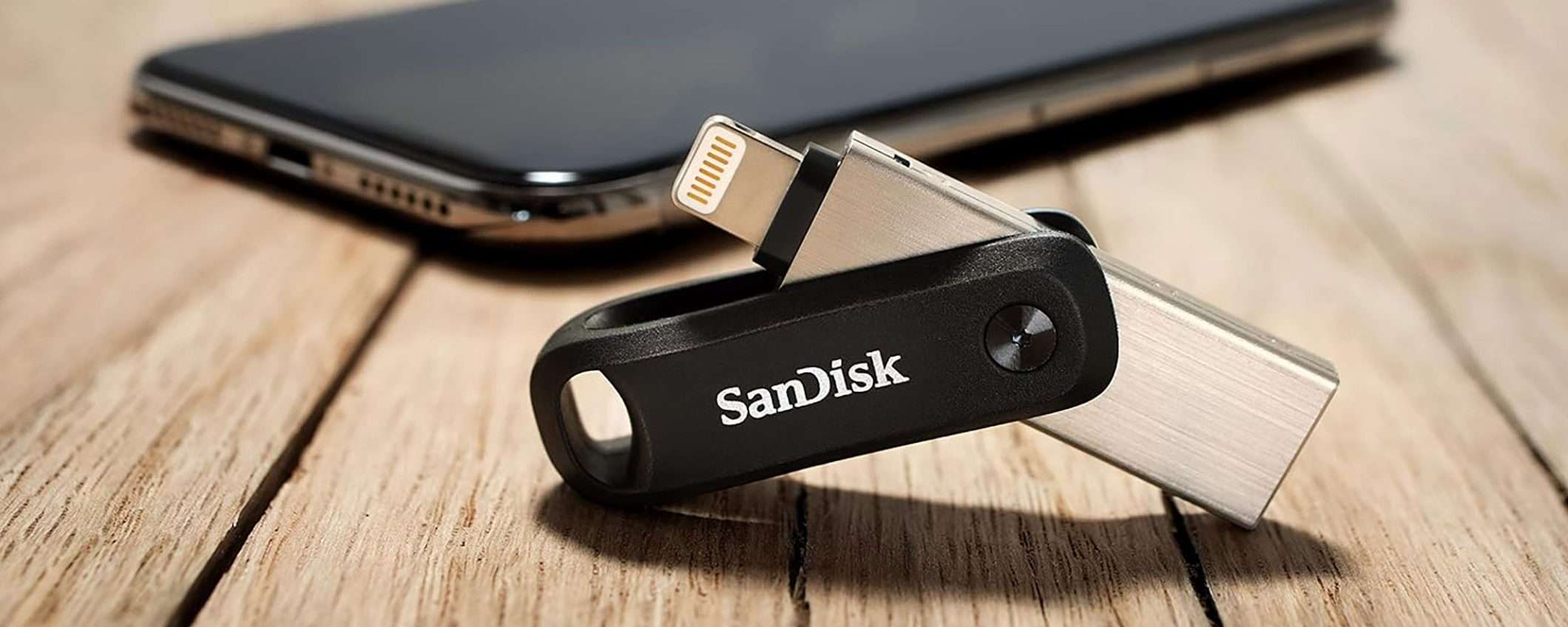 Pendrive SanDisk 2-in-1 da 128 GB per iPhone: CROLLA il prezzo