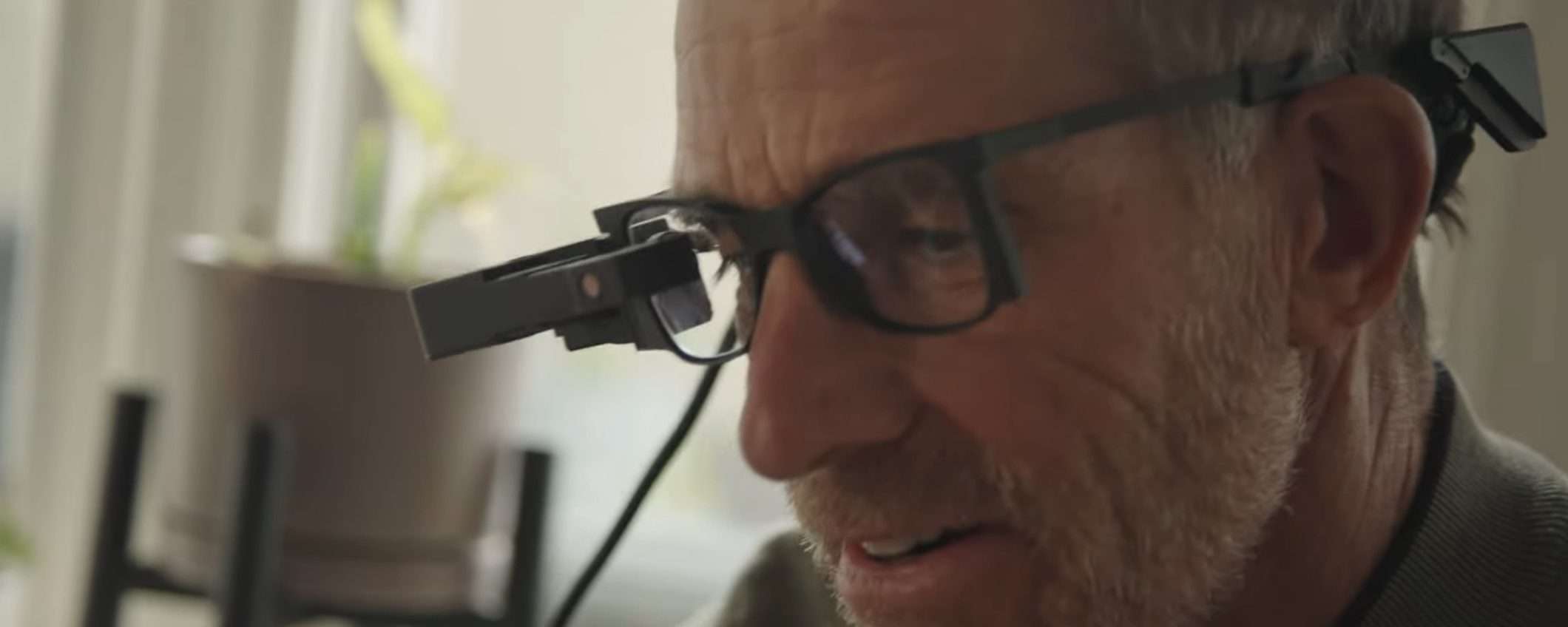 Impianto retinico e smart glass per ripristinare la vista