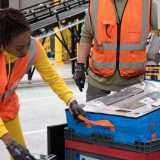 Amazon, maxi round di licenziamenti: 30.000 persone a casa