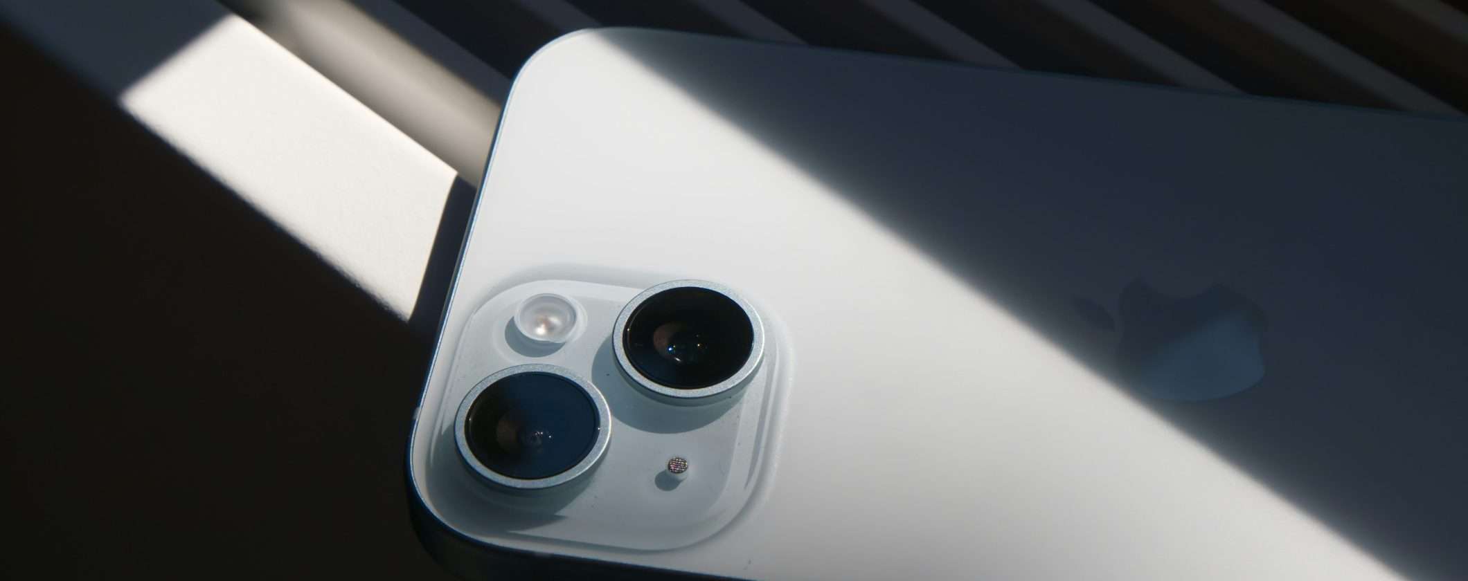 Apple iPhone 15 a sorpresa in offerta: ecco dove costa molto meno