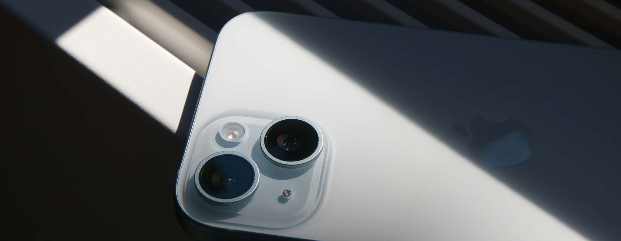 Apple iPhone 15 a sorpresa in offerta: ecco dove costa molto meno