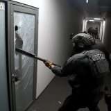 Cybercrime, blitz in stile SWAT: smantellato l'impero delle SIM false