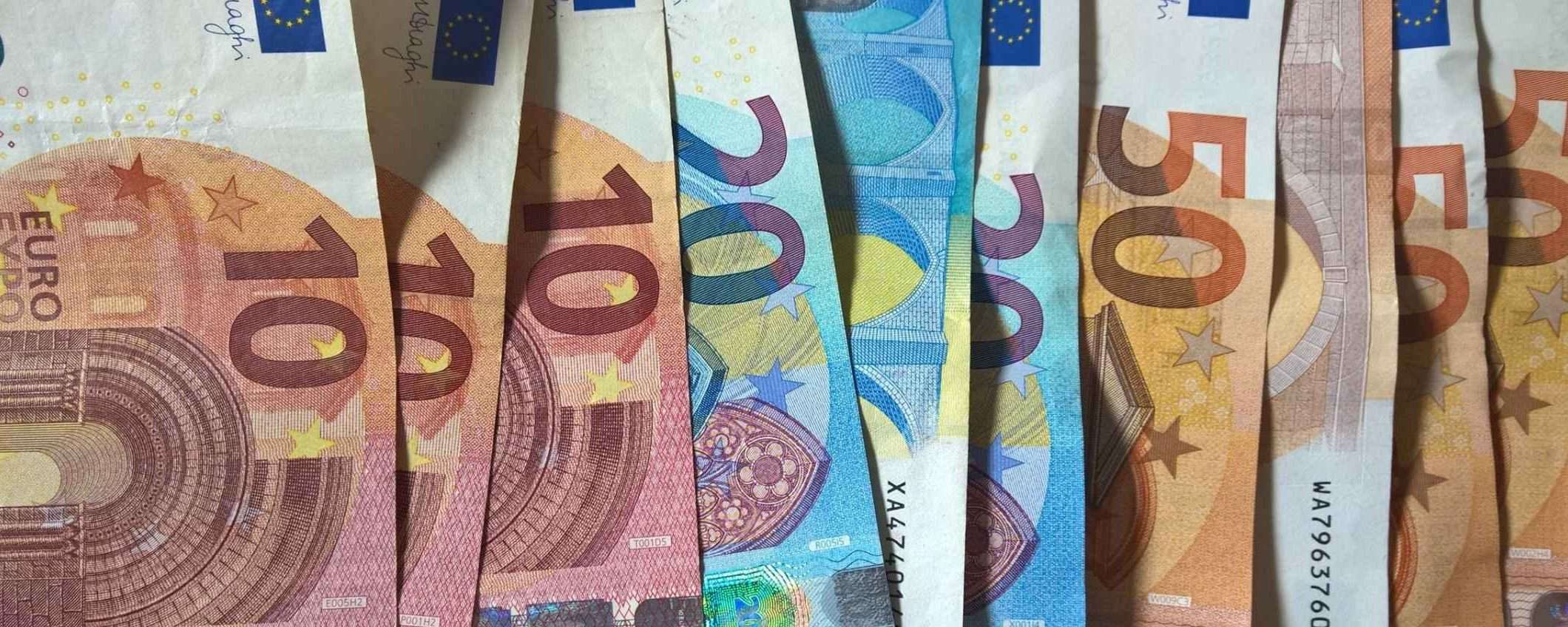 Gli italiani non sono pronti a fare a meno dei contanti