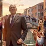 Anche la politica italiana si è inginocchiata agli spot elettorali AI