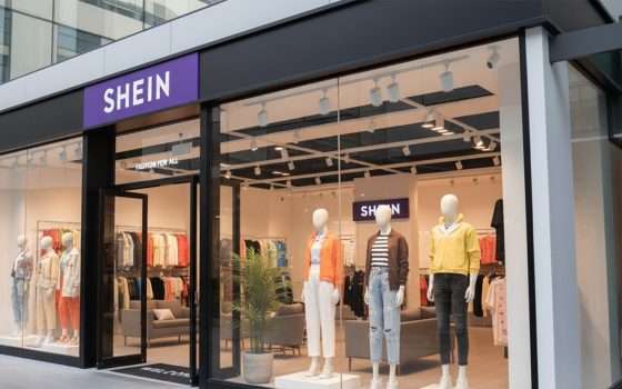 Il fast fashion fa paura: proteste contro il negozio di SHEIN