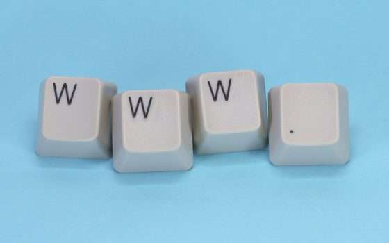 Con IONOS crei il tuo sito web con l'AI: il primo anno è gratis