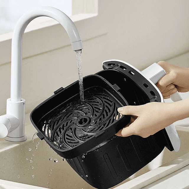 Il cestello della friggitrice ad aria Xiaomi Smart Air Fryer 4.5L