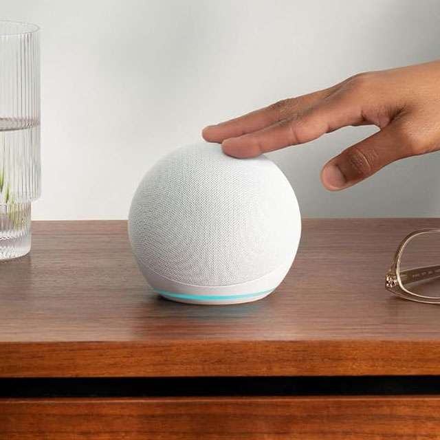 Lo smart speaker Echo Dot con Alexa