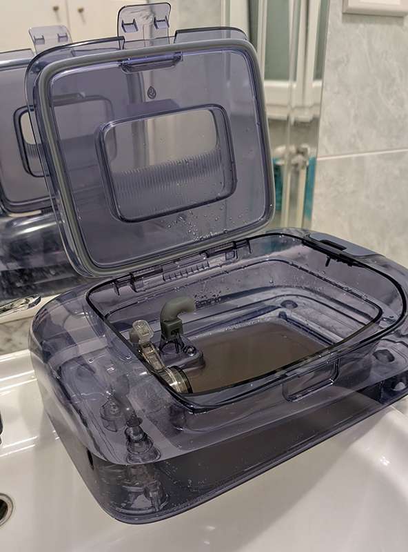 ecovacs deebot mini acqua sporca