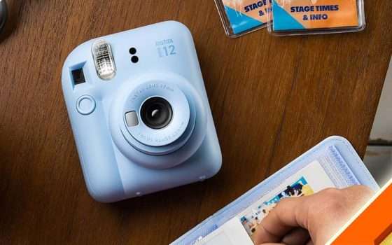 Black Friday: Fujifilm instax mini 12 è in doppio sconto