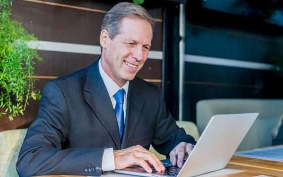 Conto aziendale con IBAN illimitati e 4% di interesse: la soluzione di Vivid Money