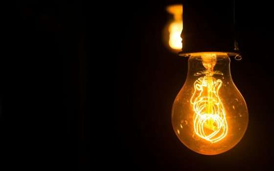 Energia elettrica a prezzo fisso per 10 anni: l'offerta anti-rincari è di NeN