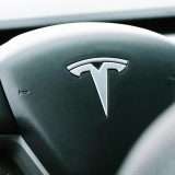 L'anno folle di Elon Musk in Tesla: dal licenziamento ai 1000 miliardi