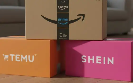 Tassa di 2 euro per tutti i pacchi e imposta ambientale