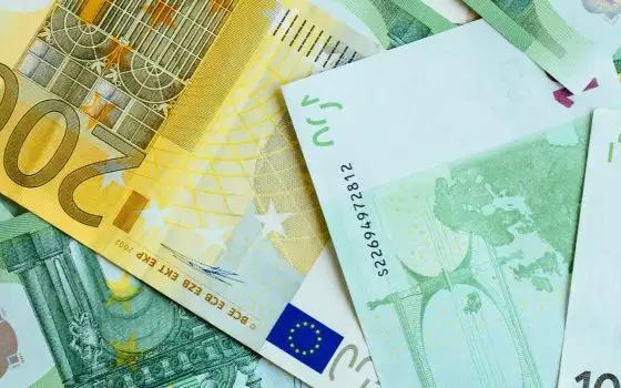 Pagamenti in contanti, il governo rilancia: tetto a 10.000 euro