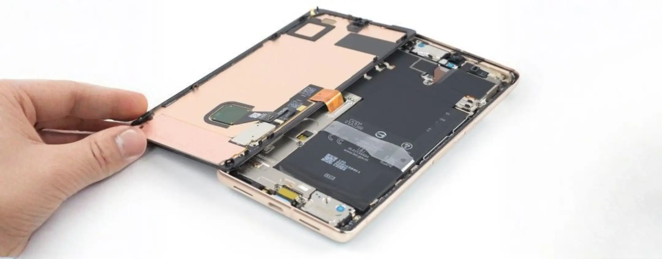 Riparare lo smartphone con l'app di iFixit