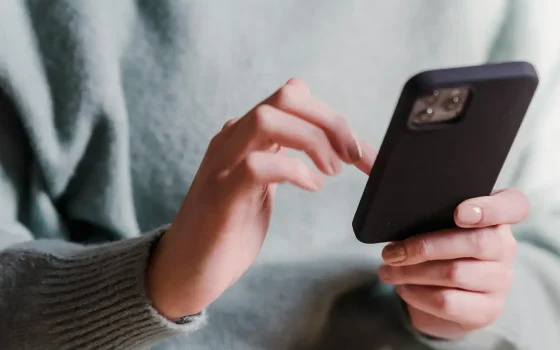 Kena Mobile lancia l'offerta 5G natalizia: 200 GB a 5,99€ al mese