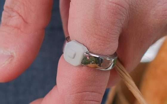 Niente AI e offline: l'anello smart di Pebble potrebbe funzionare