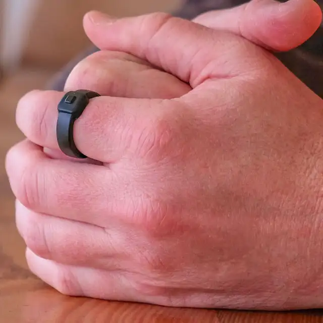 Il design dell'anello smart Pebble Index 01