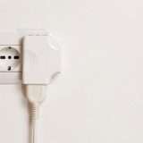 Black Friday: presa tripla piatta salvaspazio italiana a soli 3,61 euro