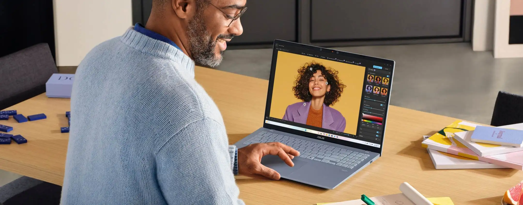 CES 2026: ASUS Vivobook con chip AMD, Intel e Qualcomm