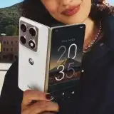 Motorola sfida Samsung con il nuovo razr fold