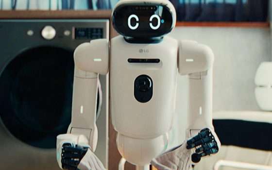 Robot LG CLOiD, piega i panni e prepara la colazione