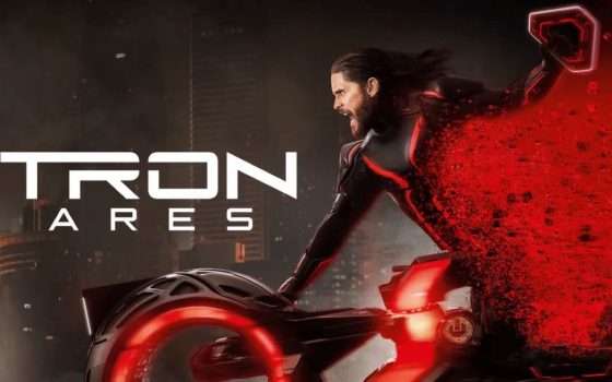 Tron: Ares sbarca su Disney+ e vola subito al primo posto della Top 10 italiana