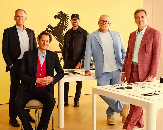 Benedetto Vigna, John Elkann, Flavio Manzoni, Jony Ive e Marc Newson