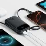 Ricarica ovunque nel formato tascabile: Power Bank da 45W con 2 cavi integrati