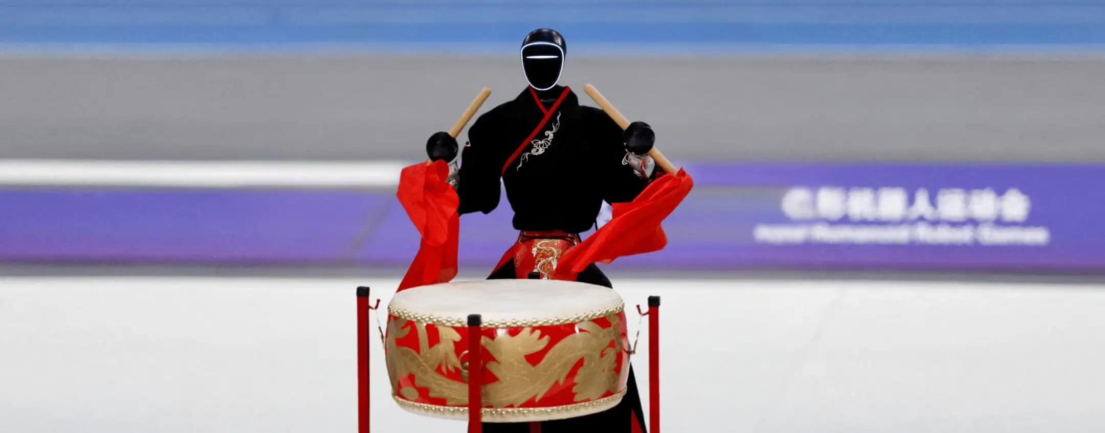 Robot umanoidi si esibiscono al Capodanno lunare cinese