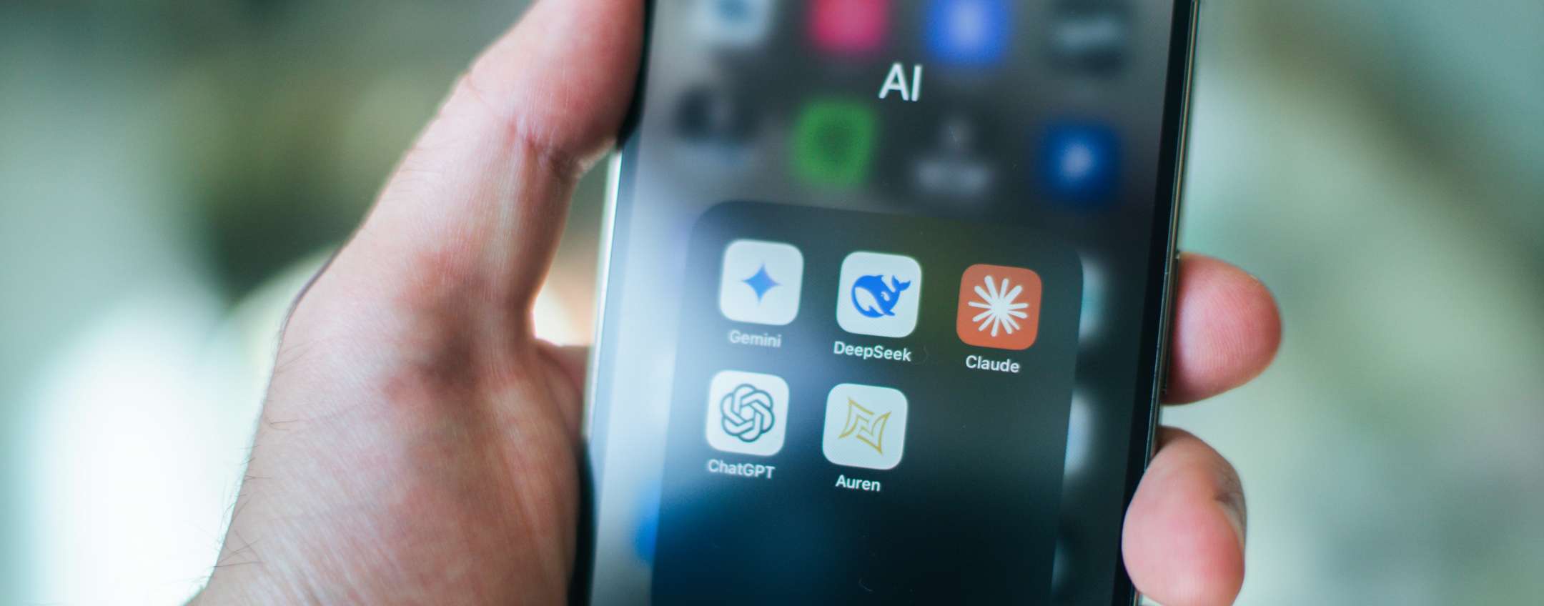 Chatbot AI al posto di medici e psicologi: forse è meglio di no