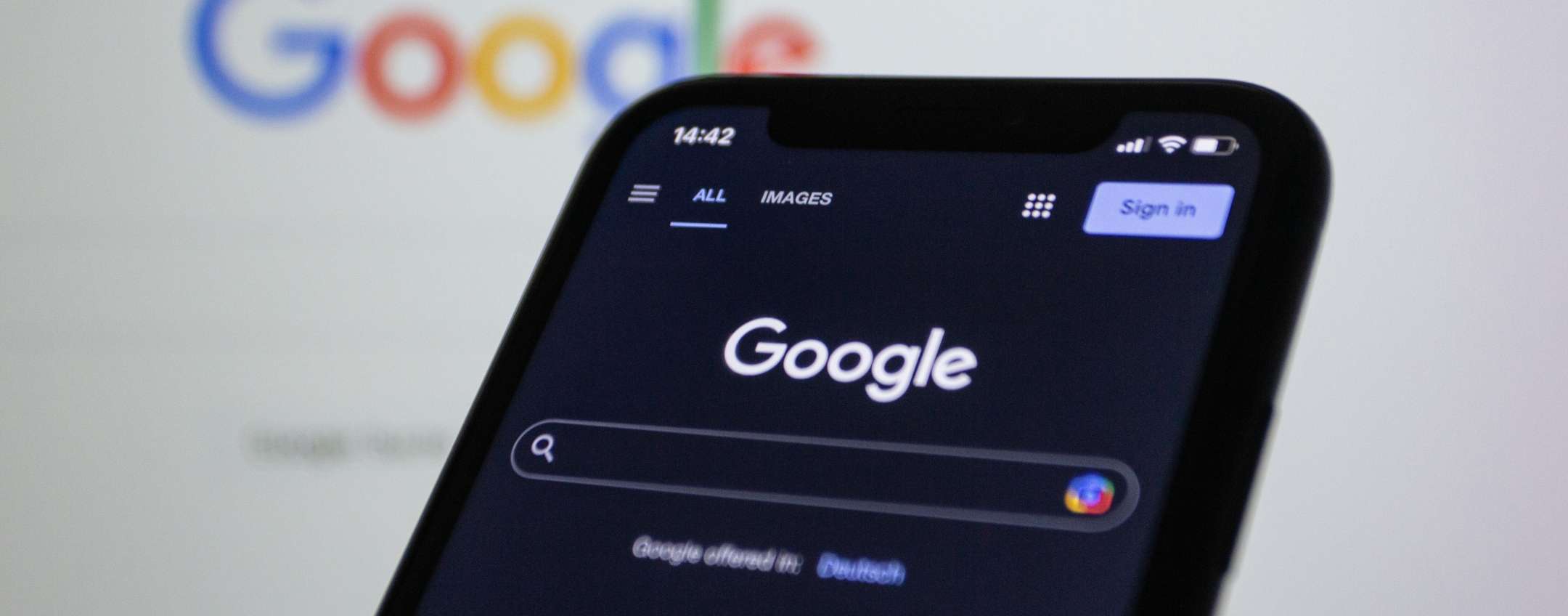 Google elimina una funzione AI per le ricerche: rischi per la salute?